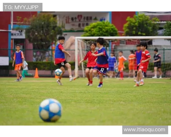 中国足球青训队新星崛起 未来之星潜力无限推动足球发展
