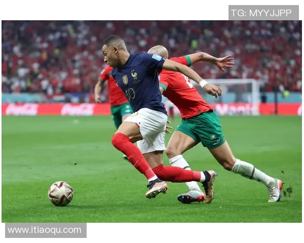 足球场32号球星盘点：足坛经典号码背后的传奇人物与故事